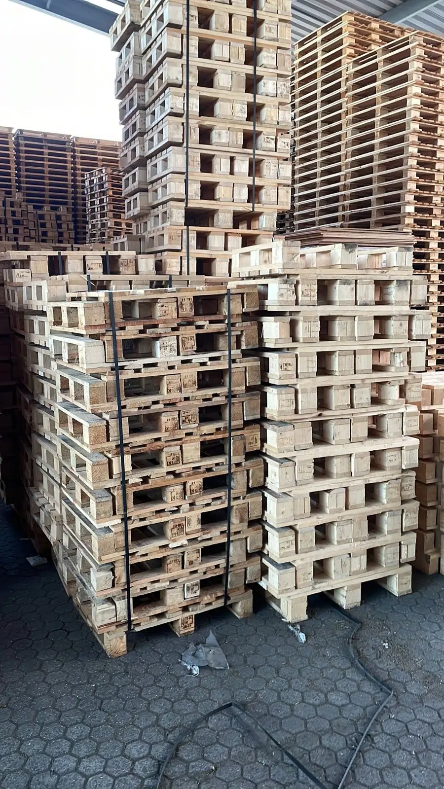 Gebruikte houten pallets - 100906-Displaypallet-blok-60x80cm-lange-plank-gebruikt-partij-raw